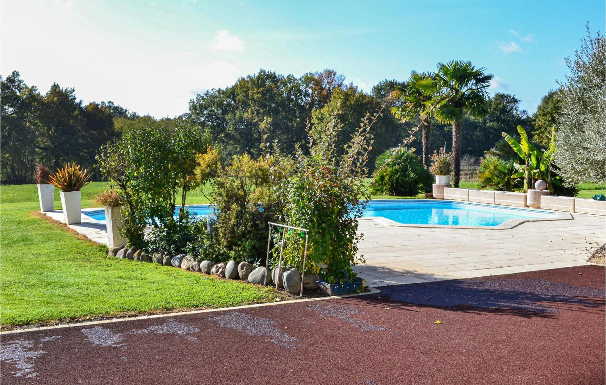 Awesome Home In La Force With Swimming Pool Eksteriør billede